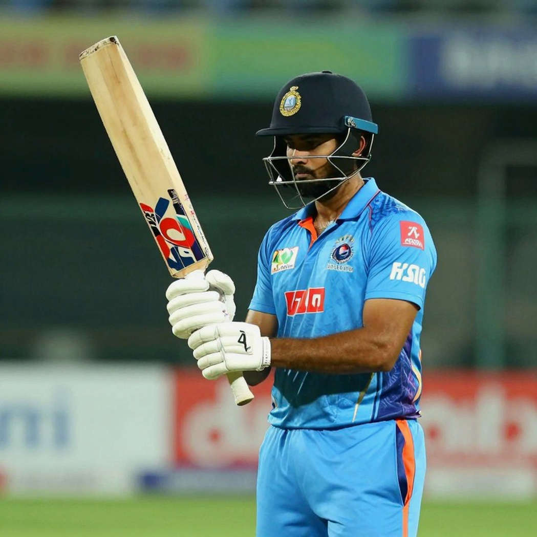 पाकिस्तान 3-0 पर है, लेकिन लाहौर की 89 रन की आख़िरी जोड़ी उसके टॉप ऑर्डर की सबसे साफ़ रिपोर्ट है